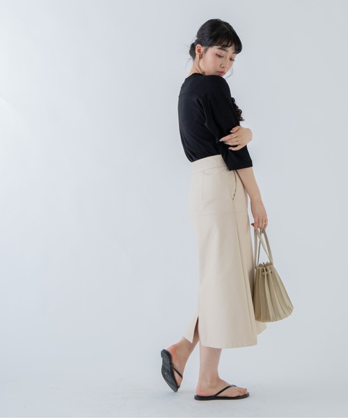 ANGIE(アンジー)の「フェイクレザータイトスカート(スカート・レディース・アイボリー/ブラウン・LARGE/MEDIUM)」の4枚目の写真