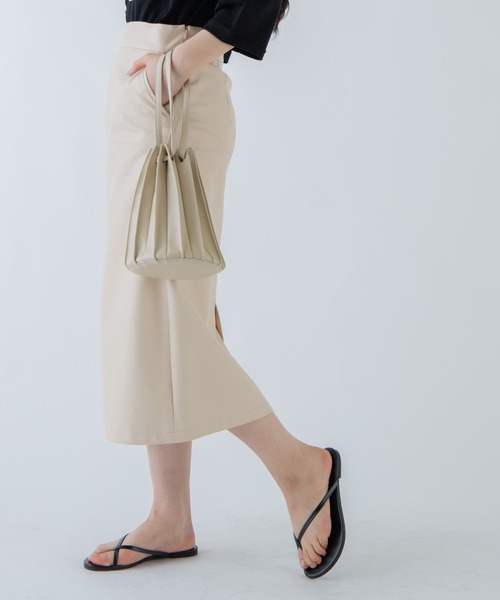 ANGIE(アンジー)の「フェイクレザータイトスカート(スカート・レディース・アイボリー/ブラウン・LARGE/MEDIUM)」の10枚目の写真