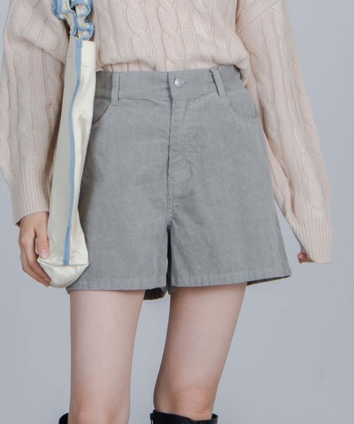 WEGO（ウィゴー）の「WEGO/【WEB限定】コーデュロイショーツ（その他パンツ・レディース・ブラック/グリーン系その他/アイボリー/キャメル/ベージュ・SMALL/MEDIUM/LARGE/X-SMALL）」の4枚目の写真