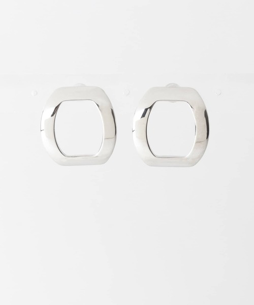 SMELLY（スメリー）の「メタルフレームピアス（ピアス（両耳用）・レディース・シルバー・-）」の5枚目の写真