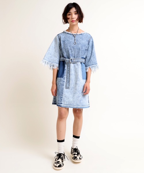 RNA（アールエヌエー）の「D1535 デニムＢＯＸワンピ（ワンピース・レディース・インディゴブルー/ケミカルウォッシュ・MEDIUM）」の6枚目の写真