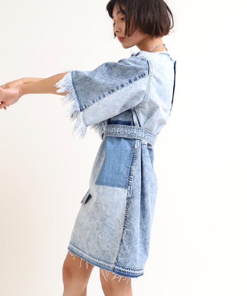 RNA（アールエヌエー）の「D1535 デニムＢＯＸワンピ（ワンピース・レディース・インディゴブルー/ケミカルウォッシュ・MEDIUM）」の9枚目の写真