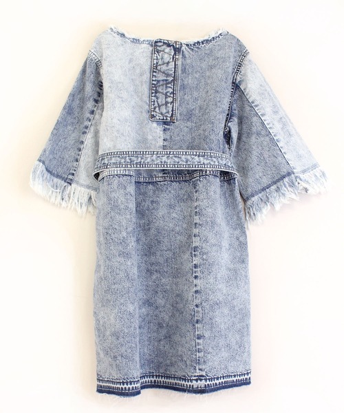 RNA（アールエヌエー）の「D1535 デニムＢＯＸワンピ（ワンピース・レディース・インディゴブルー/ケミカルウォッシュ・MEDIUM）」の3枚目の写真
