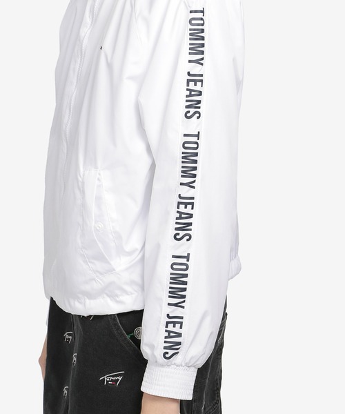   Jeans ウィンドブレーカー ホワイト tommy jeans（トミー ジーンズ）の「ロゴテープウィンドー