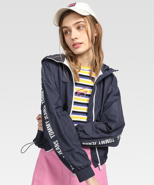 tommy jeans(トミー ジーンズ)の「ロゴテープウィンドーブレーカー(ブルゾン・レディース・ホワイト/ピンク/ブルー・SMALL/MEDIUM/X-SMALL/LARGE)」の20枚目の写真