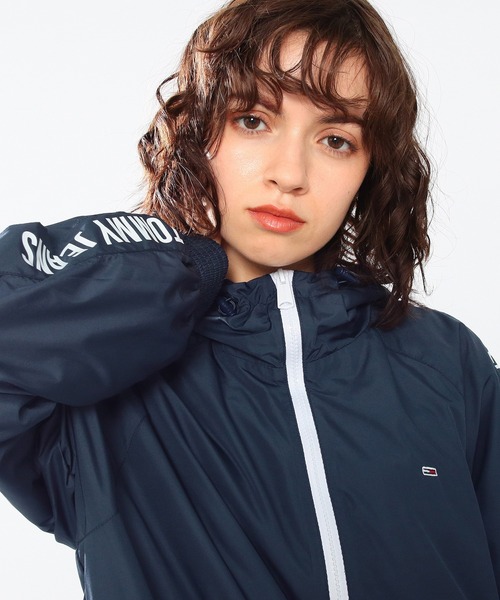 tommy jeans(トミー ジーンズ)の「ロゴテープウィンドーブレーカー(ブルゾン・レディース・ホワイト/ピンク/ブルー・SMALL/MEDIUM/X-SMALL/LARGE)」の18枚目の写真