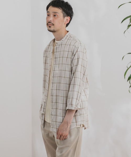 URBAN RESEARCH DOORS(アーバンリサーチドアーズ)の「綿麻ライトオックスバンドカラーシャツ(シャツ/ブラウス・メンズ・カーキ/ブルー/ベージュ/ネイビー・40/38)」の2枚目の写真