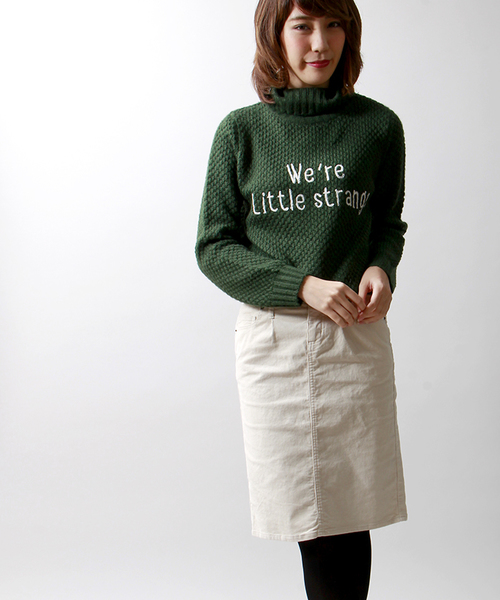 WEGO（ウィゴー）の「WEGO/コーデュロイタックペンシルスカート（スカート・レディース・アイボリー/ダークグリーン/ワイン・FREE）」の2枚目の写真