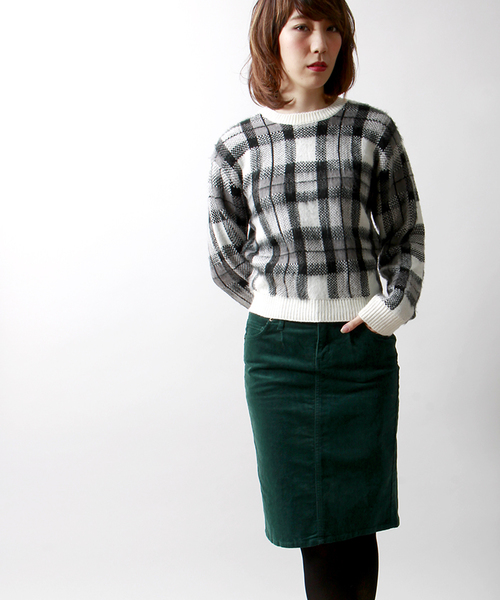 WEGO（ウィゴー）の「WEGO/コーデュロイタックペンシルスカート（スカート・レディース・アイボリー/ダークグリーン/ワイン・FREE）」の3枚目の写真