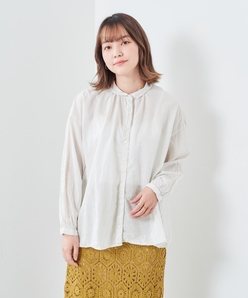 e.r.g*（イーアールジー）の「ボイル　ドロップシャツ（シャツ/ブラウス・レディース・ブラック/オフホワイト/サックスブルー/イエロー・M）」の2枚目の写真