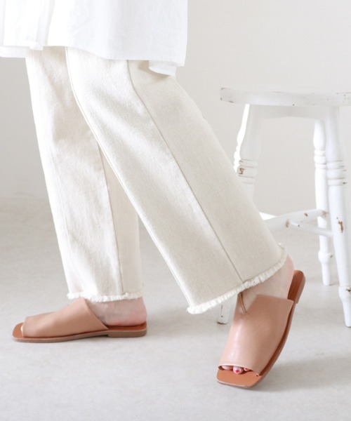 Cheek(チーク)の「【オンライン限定】スクエアフラットサンダル(サンダル・レディース・アイボリー/ベージュ・SMALL/MEDIUM/LARGE)」の5枚目の写真