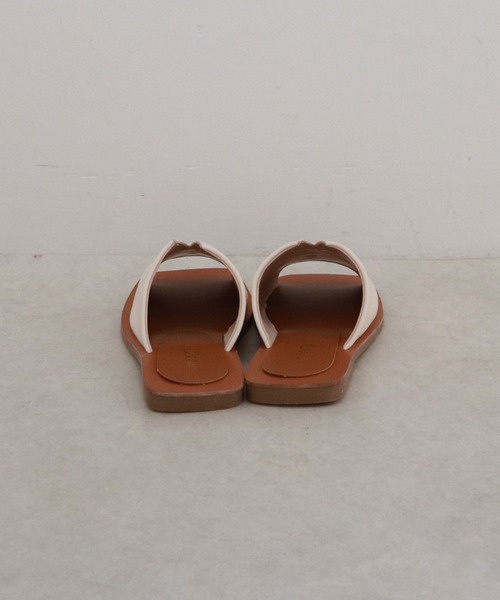 Cheek(チーク)の「【オンライン限定】スクエアフラットサンダル(サンダル・レディース・アイボリー/ベージュ・SMALL/MEDIUM/LARGE)」の15枚目の写真