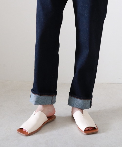 Cheek(チーク)の「【オンライン限定】スクエアフラットサンダル(サンダル・レディース・アイボリー/ベージュ・SMALL/MEDIUM/LARGE)」の11枚目の写真