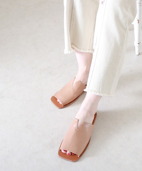 Cheek(チーク)の「【オンライン限定】スクエアフラットサンダル(サンダル・レディース・アイボリー/ベージュ・SMALL/MEDIUM/LARGE)」の6枚目の写真