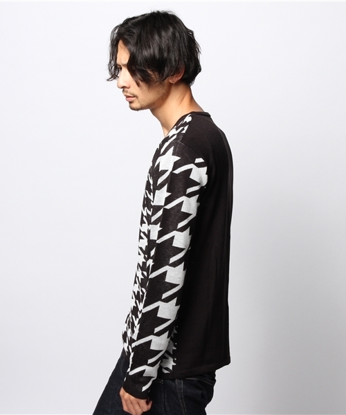 VENCEEXCHANGE（ヴァンスエクスチェンジ）の「Wネームクレイジーチドリニット（ニット/セーター・メンズ・ホワイト/ブルー・MEDIUM/LARGE）」の4枚目の写真