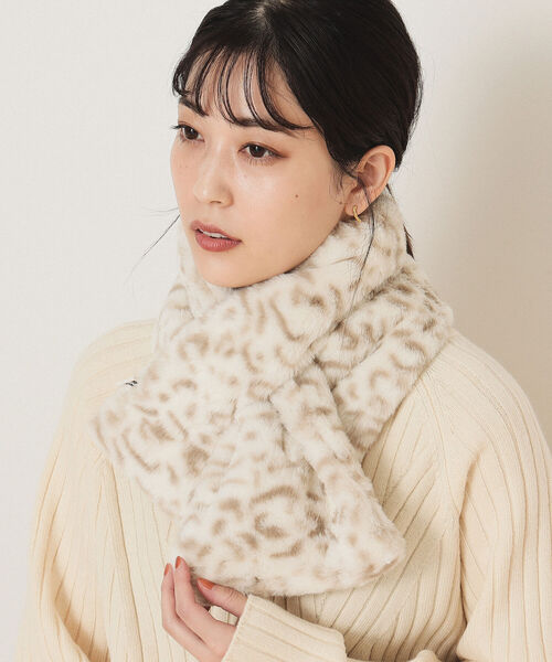 Ray BEAMS（レイビームス）の「Ray BEAMS / フェイクファー ティペット（マフラー・レディース・ライトブルー/ブラック/その他/レッド系その他3・ONE SIZE）」の4枚目の写真