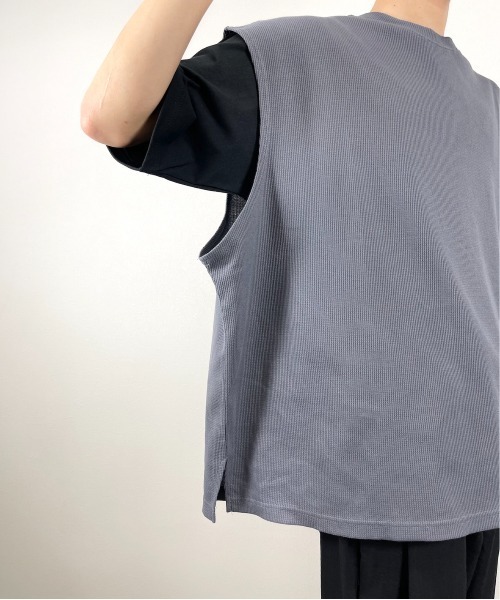 XU(エックスユー)の「【XU/エックスユー】waffle sleeveless tee/ワッフル スリーブレス Tシャツ(その他トップス・メンズ・チャコールグレー/ブラック・ONE SIZE)」の11枚目の写真