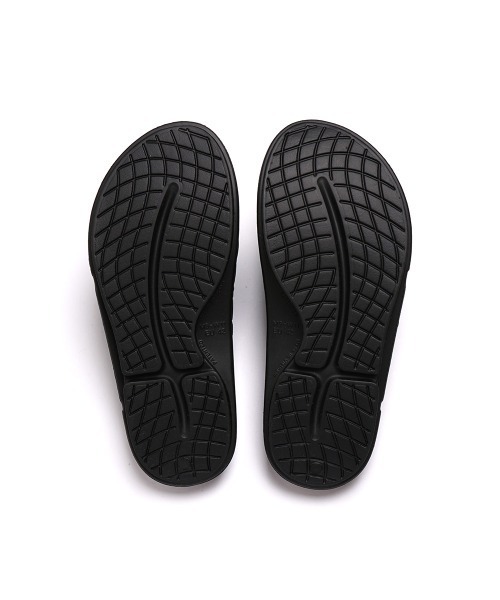 FACETASM（ファセッタズム）の「OOFOS OOahh Sport Flex（サンダル・メンズ・ネイビー系・26cm/27cm）」の5枚目の写真