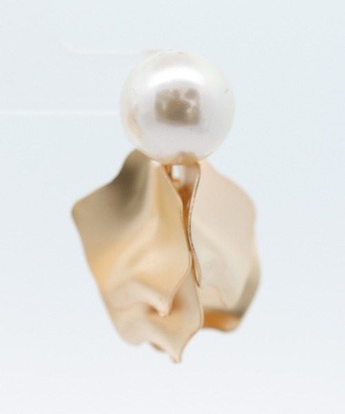 Three Four Time（ｽﾘｰﾌｫｰﾀｲﾑ）の「マット花びらパールピアス【結婚式/パーティ/フォーマル/デイリー】（ピアス（両耳用）・レディース・シルバー/ゴールド・FREE）」の10枚目の写真