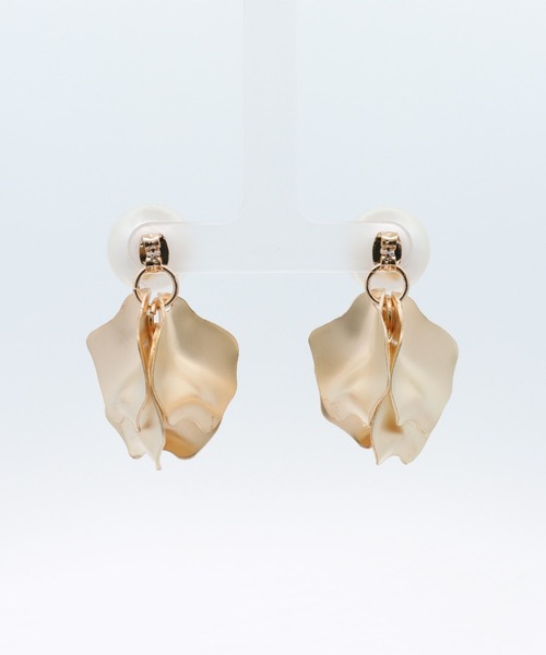 Three Four Time（ｽﾘｰﾌｫｰﾀｲﾑ）の「マット花びらパールピアス【結婚式/パーティ/フォーマル/デイリー】（ピアス（両耳用）・レディース・シルバー/ゴールド・FREE）」の9枚目の写真