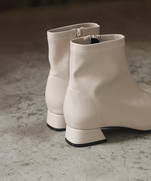 SESTO（セスト）の「スクエアトゥローヒールストレッチショートブーツ（ブーツ・レディース・ブラック/ダークブラウン/アイボリー/ブラック系その他・LL/3L/S/M/L）」の5枚目の写真