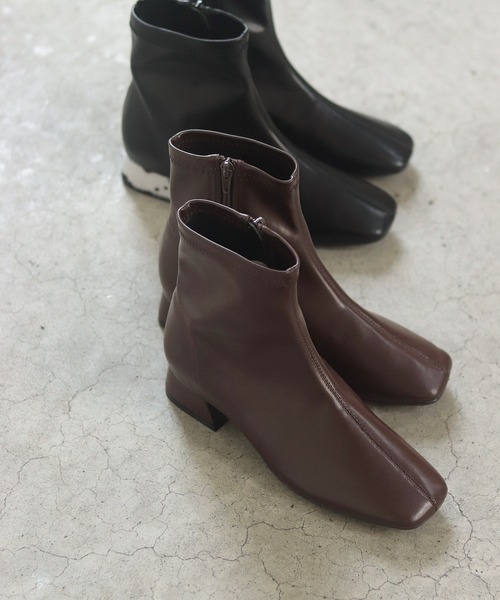 SESTO（セスト）の「スクエアトゥローヒールストレッチショートブーツ（ブーツ・レディース・ブラック/ダークブラウン/アイボリー/ブラック系その他・LL/3L/S/M/L）」の11枚目の写真