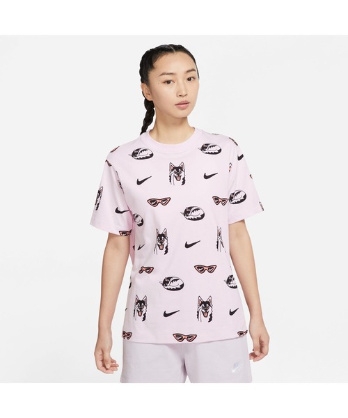 NIKE(ナイキ)の「ナイキ NIKE ナイキ ウィメンズ NSW BF ドッグ S/S Tシャツ AOP(Tシャツ/カットソー・レディース・ピンク/ホワイト・S/M/L/XL)」の2枚目の写真
