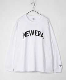 NEW ERA（ニューエラ）の「【NEW　ERA/ニューエラ】ブランドアーチロゴ プリント長袖Tシャツ/ビッグシルエット/ホワイト（Tシャツ/カットソー・メンズ）」