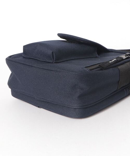 Carhartt WIP（カーハートダブリューアイピー）の「ESSENTIALS BAG SMALL（ショルダーバッグ・メンズ・ブラック/マルチ/ワインレッド/ブラウン/ダークグリーン/ダークネイビー・ONE SIZE）」の9枚目の写真