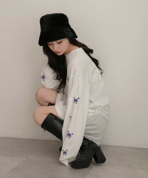 ANDGEEBEE(アンジービー)の「UNISEX バタフライロンT(Tシャツ/カットソー・レディース・ブラック/ホワイト・MEDIUM)」の1枚目の写真
