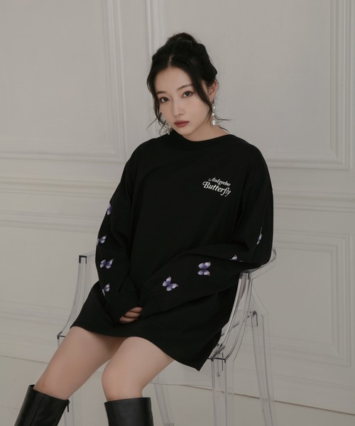 ANDGEEBEE(アンジービー)の「UNISEX バタフライロンT(Tシャツ/カットソー・レディース・ブラック/ホワイト・MEDIUM)」の2枚目の写真