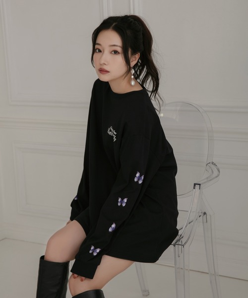 ANDGEEBEE(アンジービー)の「UNISEX バタフライロンT(Tシャツ/カットソー・レディース・ブラック/ホワイト・MEDIUM)」の19枚目の写真