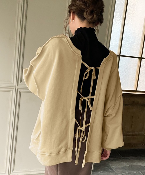 JUNOAH（ジュノア）の「前後2WAYリボンスウェットトップス（スウェット・レディース・ブラック/ベージュ/ブラウン/グレー/ブルー/ホワイト系その他/ピンク系その他/テラコッタ・FREE）」の6枚目の写真