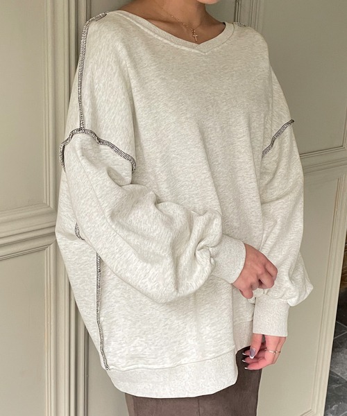 JUNOAH（ジュノア）の「前後2WAYリボンスウェットトップス（スウェット・レディース・ブラック/ベージュ/ブラウン/グレー/ブルー/ホワイト系その他/ピンク系その他/テラコッタ・FREE）」の2枚目の写真