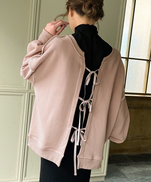 JUNOAH（ジュノア）の「前後2WAYリボンスウェットトップス（スウェット・レディース・ブラック/ベージュ/ブラウン/グレー/ブルー/ホワイト系その他/ピンク系その他/テラコッタ・FREE）」の8枚目の写真