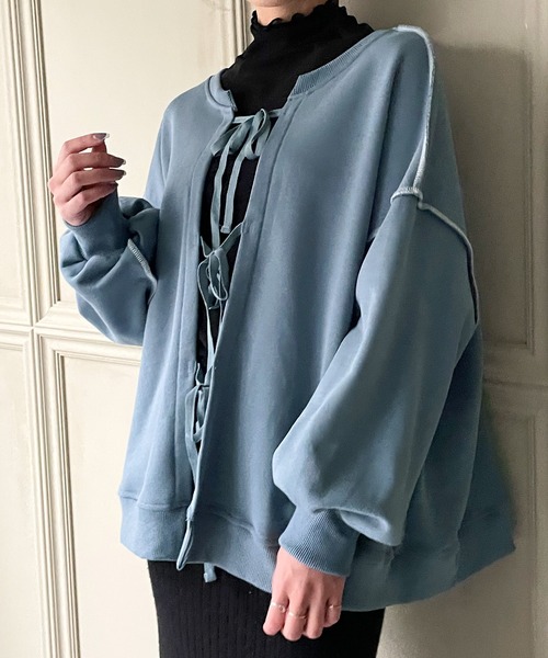 JUNOAH（ジュノア）の「前後2WAYリボンスウェットトップス（スウェット・レディース・ブラック/ベージュ/ブラウン/グレー/ブルー/ホワイト系その他/ピンク系その他/テラコッタ・FREE）」の16枚目の写真