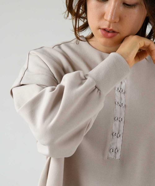 LUPILIEN（ルピリアン）の「ダンボール天竺編みフロントボタンプルオーバー（Tシャツ/カットソー・レディース・チャコールグレー/キャメル/グレイッシュベージュ・FREE）」の12枚目の写真