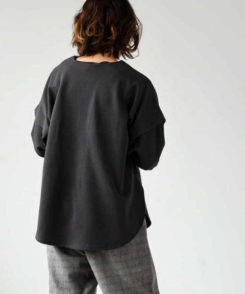 LUPILIEN（ルピリアン）の「ダンボール天竺編みフロントボタンプルオーバー（Tシャツ/カットソー・レディース・チャコールグレー/キャメル/グレイッシュベージュ・FREE）」の19枚目の写真