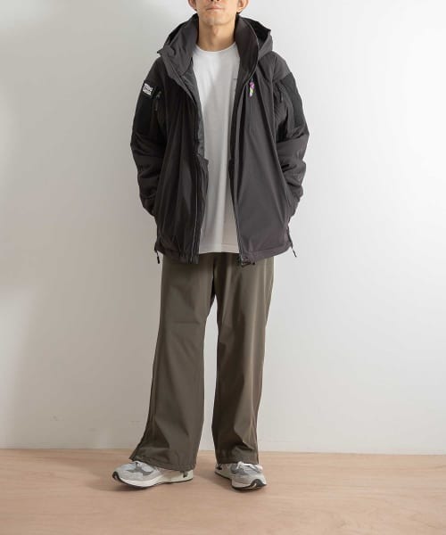 ABU GARCIA(アブ・ガルシア)の「Abu Garcia x is-ness CLOUD PADDING JACKET(ダウンベスト・メンズ・ブラック/オリーブ・X-LARGE/MEDIUM/LARGE)」の3枚目の写真