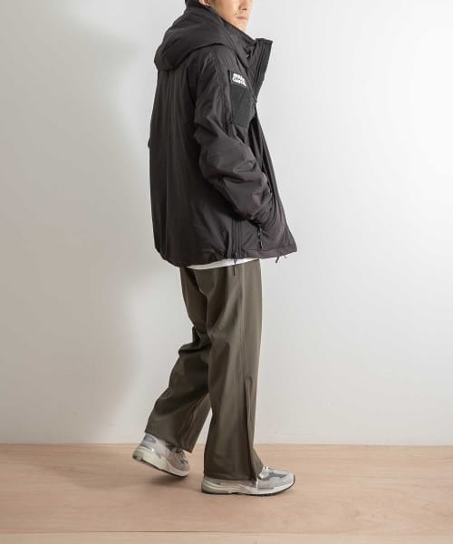 ABU GARCIA(アブ・ガルシア)の「Abu Garcia x is-ness CLOUD PADDING JACKET(ダウンベスト・メンズ・ブラック/オリーブ・X-LARGE/MEDIUM/LARGE)」の6枚目の写真