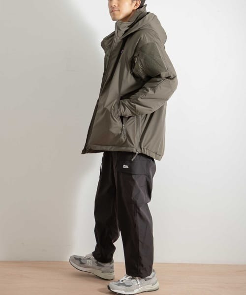 ABU GARCIA(アブ・ガルシア)の「Abu Garcia x is-ness CLOUD PADDING JACKET(ダウンベスト・メンズ・ブラック/オリーブ・X-LARGE/MEDIUM/LARGE)」の7枚目の写真