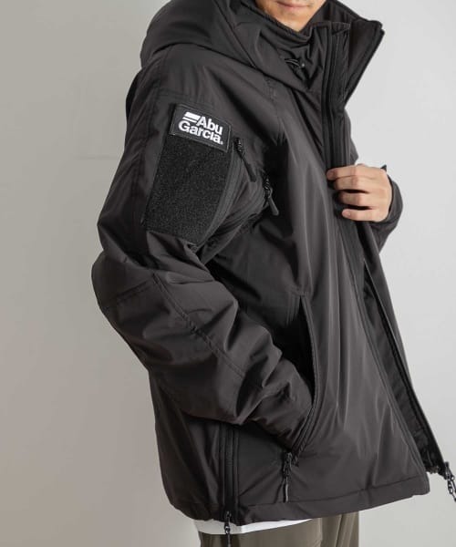 ABU GARCIA(アブ・ガルシア)の「Abu Garcia x is-ness CLOUD PADDING JACKET(ダウンベスト・メンズ・ブラック/オリーブ・X-LARGE/MEDIUM/LARGE)」の10枚目の写真