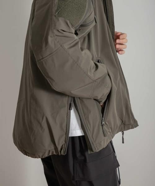 ABU GARCIA(アブ・ガルシア)の「Abu Garcia x is-ness CLOUD PADDING JACKET(ダウンベスト・メンズ・ブラック/オリーブ・X-LARGE/MEDIUM/LARGE)」の17枚目の写真