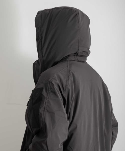 ABU GARCIA(アブ・ガルシア)の「Abu Garcia x is-ness CLOUD PADDING JACKET(ダウンベスト・メンズ・ブラック/オリーブ・X-LARGE/MEDIUM/LARGE)」の20枚目の写真