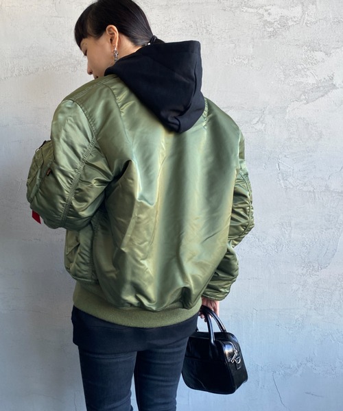 ※ALPHA（アルファ）の「[ALPHA/アルファ] MA-1 ナイロンミリタリージャケット（MA-1・レディース・オリーブ/ブラック・M/L）」の9枚目の写真