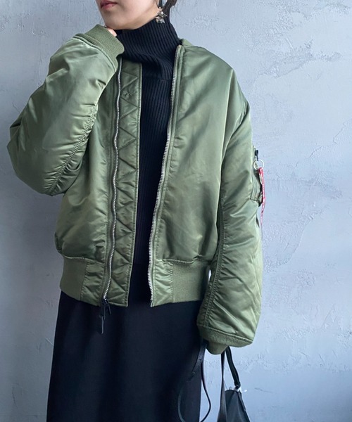 ※ALPHA（アルファ）の「[ALPHA/アルファ] MA-1 ナイロンミリタリージャケット（MA-1・レディース・オリーブ/ブラック・M/L）」の3枚目の写真