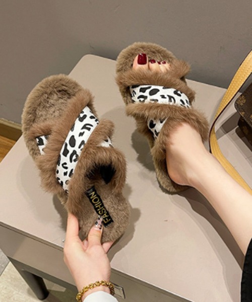 STYLEBLOCK(スタイルブロック)の「レオパード×ファー切替サンダル(サンダル・レディース・ブラック/ブラウン/ベージュ/カーキ・40/38/39/41/35/37/36)」の3枚目の写真