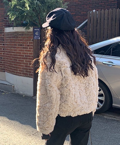 FRP（エフアールピー）の「YUGA フェイクファー　ボア　 ジャケットコート（ブルゾン・レディース・ホワイト・M/L）」の3枚目の写真