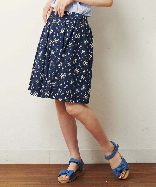 a.v.v（アーヴェヴェ）の「[100-130]タックフレアスカート（スカート・キッズ・ブルー/ライトパープル/ブラック/ネイビー/クリーム/ミント/ホワイト/ライトブルー・130/110/100/120）」の6枚目の写真