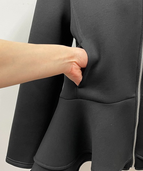 PICCIN（ピッチン）の「ボンディングペプラムジャケット（ノーカラージャケット・レディース・ブラック/オフホワイト・M/L）」の12枚目の写真